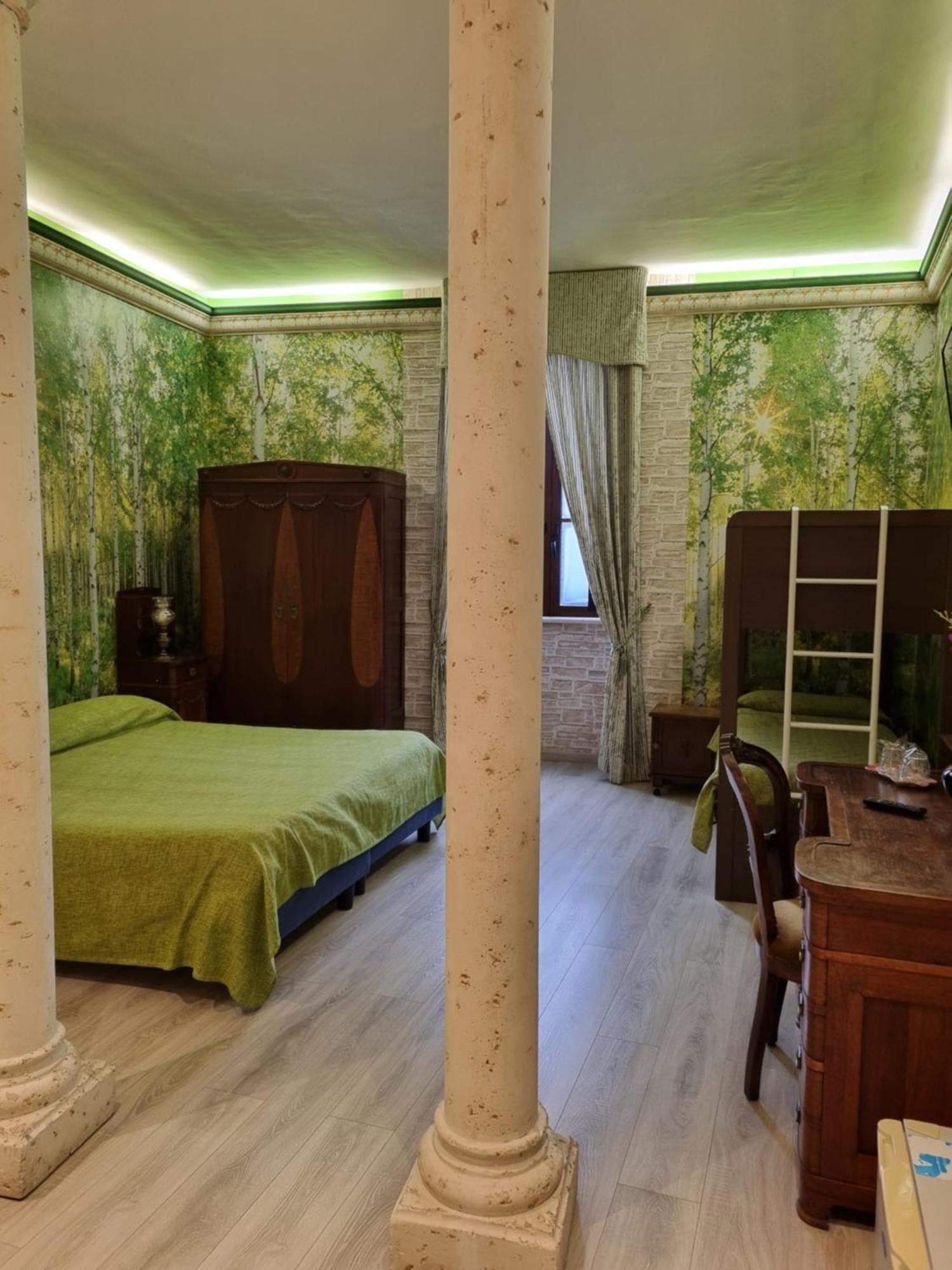 Palazzo Moraschi Subiaco Bed and Breakfast Buitenkant foto